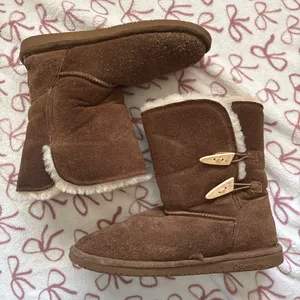 Brown BEARPAW Suede Boots Tall thumbnail 2