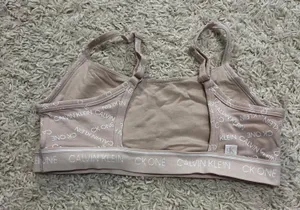 Calvin Klein Open Back Sport Bra Size Medium thumbnail 2