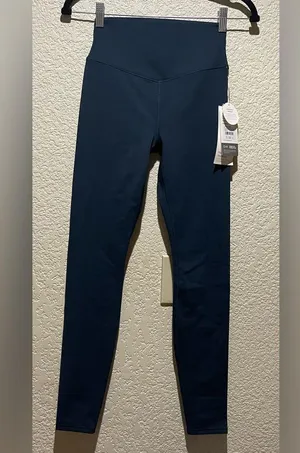 Vuori NWT Chilled Out 7/8 Leggings Color Ink Navy High Rise 27” Size S thumbnail 5