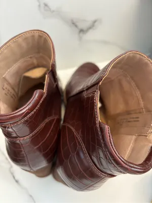 Isaac Mizrahi Sorel Croc-Embossed Brown Ankle‎ Booties thumbnail 5