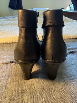Sofft Rochelle Black Leather Ankle Booties size 8M thumbnail 5