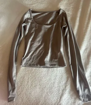 Hollister gray fitted scoop neck top thumbnail 1