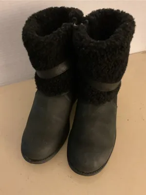 UGG women black leather 7.5Shearling biker Boots US thumbnail 10