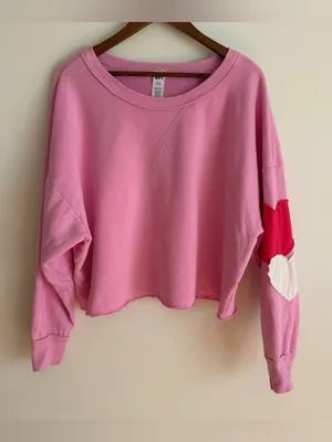 JoyLab Bubblegum Pink Cropped Sweatshirt Red White Heart Sleeve Patches Large L thumbnail 7