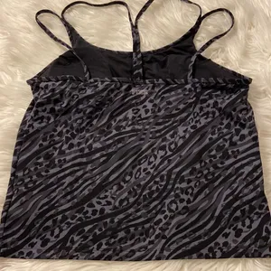 Pink Shirt/Workout size XL thumbnail 3