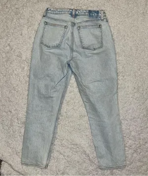 Abercrombie and Fitch Curve Love Light Wash The Mom High Rise Jean size 8 / 29 thumbnail 6
