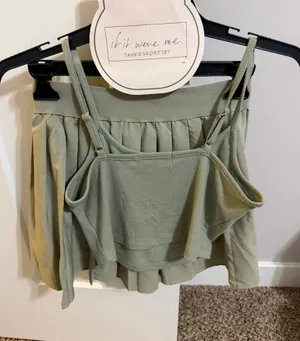 TJ Maxx Green tank and skirt set thumbnail 1