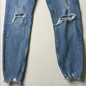 Zara Light Blue Distressed Ankle Jeans thumbnail 5