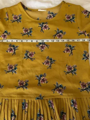 EUC Yellow Floral Short Sleeve blouse with Pleated Hem | Les Amis Women’s M thumbnail 5