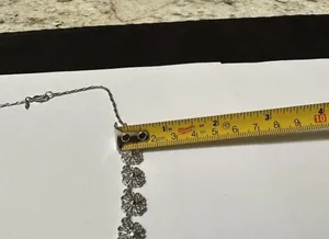 Women’s Pretty Signed Avon Rhinestone Silver Tone Flower Necklace thumbnail 4