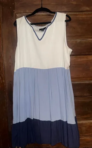 Ronni Nicole White Dress with Navy Trim Accents thumbnail 1