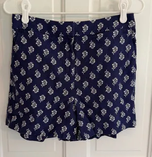J.Crew Factory Linen Blend Floral Elastic Back Shorts Navy Size 4 thumbnail 1
