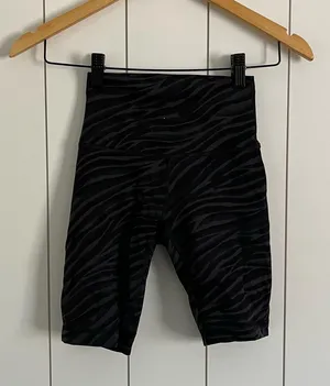 Lululemon Wunder Train Shorts Black Zebra thumbnail 1