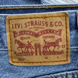 Levi's 501 Jean Shorts Distressed Raw Hem Medium Wash Denim Festival Size 30 thumbnail 5