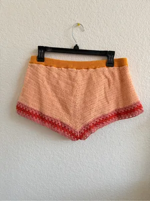 Anthropologie‎ MinkPink Crochet Knit Shorts Size M Orange Pink thumbnail 5