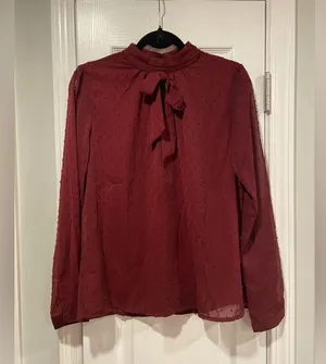 NWT Aconiya Size M Burgundy Swiss Dot Chiffon Lined High Neck Bow Lined Top thumbnail 1
