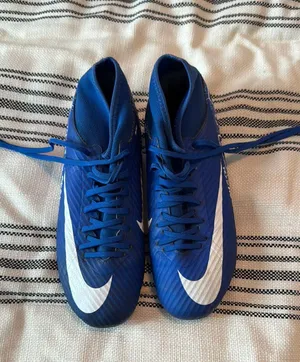 Nike Soccer Cleats thumbnail 1