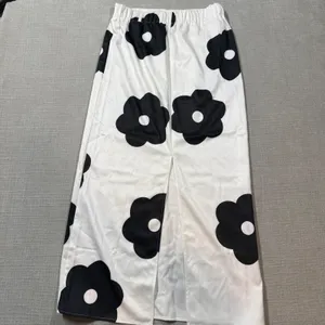 Floral Satin Maxi Skirt Large Black White Daisy Print High Waist Slit Long Skirt thumbnail 2