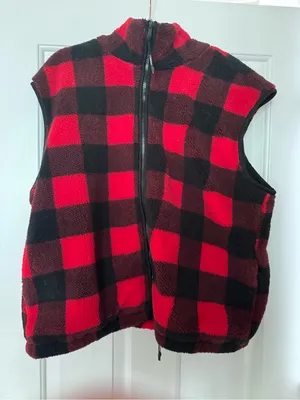 Woolrich NWT Unisex Red and Black Fleece Lined Buffalo Plaid Vest thumbnail 3