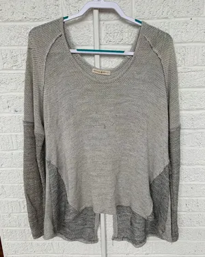Boutique Open Back Sweater Size M thumbnail 1
