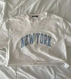 Brandy Melville cropped top thumbnail 1