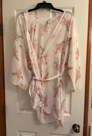 Vintage Sheer Floral Lace-Trim Robe thumbnail 1