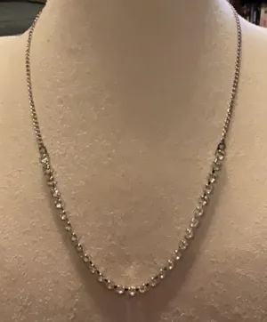 Elegant Silver Necklace thumbnail 1