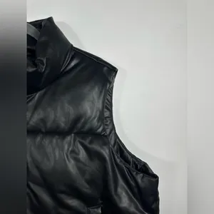 Old Navy Faux Leather Puffer Vest Women’s XL Black Sleeveless Quilted‎ Jacket thumbnail 4