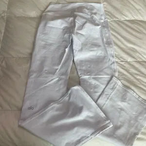 White Alo flare leggings thumbnail 1