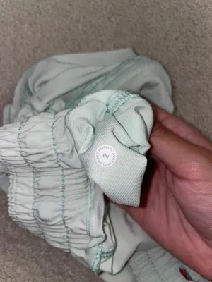 Lululemon Hotty Hot 4" thumbnail 3