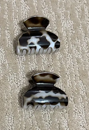 Set of 5 Assorted Hair Claw Clips Including Butterfly and Tortoiseshell Styles thumbnail 1