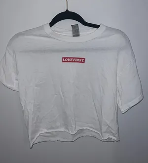 Love First Crop Top White Size M thumbnail 1