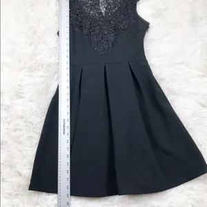 Ya Los Angeles Black Lace Fit And Flare Pleated Dress Size Small‎ thumbnail 4