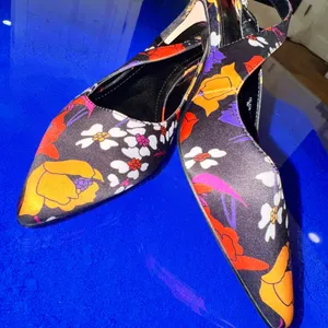 GunMetal‎ Floral Pointed Toe Kitten Heel Size 7 Y2K Pop Art Pumps comfortable thumbnail 1