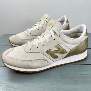 New Balance 620 Women 9.5 Sneakers Cream Gold Metallic CW620JD2 Low Top Shoes thumbnail 3