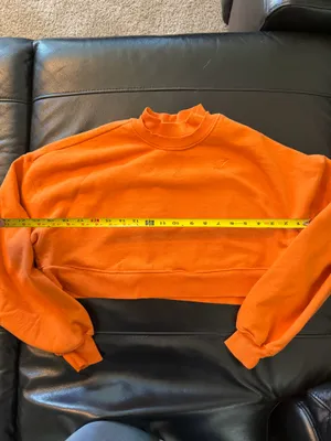 Sold out gymshark cropped crewneck thumbnail 6