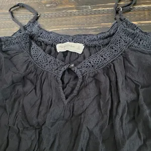 Abercrombie & Fitch Women’s Small Off-Shoulder Top Casual Trendy thumbnail 3
