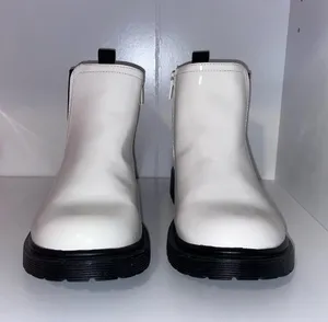 Steve Madden Chelsea Boots thumbnail 2