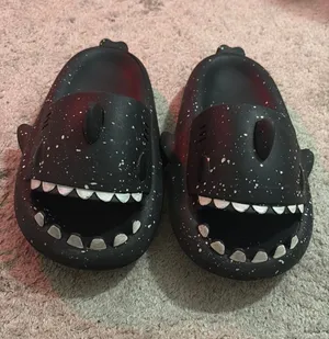 Shark slides Black Size 7.5 thumbnail 1