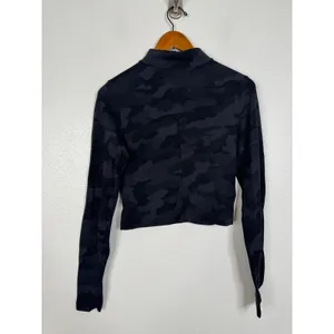 Lululemon Mock Neck Cropped Long Sleeve Top Heritage 365 Camo Deep Coal‎ Black thumbnail 2