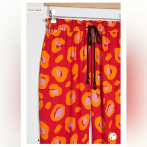 ANTHROPOLOGIE Farm Rio Hestia Leopard Print Jogger Pants Crop Animal Red thumbnail 3