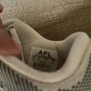 APL TechLoom Pro Anthropologie Exclusive Knit Running Sneakers Tan Women 7.5 thumbnail 4