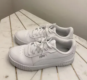Puma Sneakers thumbnail 1