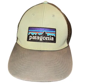 Patagonia P-6 Logo Trucker Hat Tea Green UNISEX SnapBack thumbnail 1
