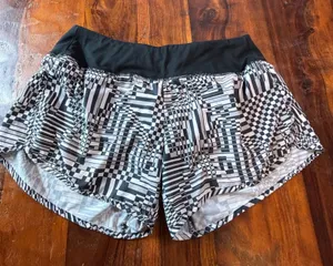 Nike Dri-FIT Women Black White Geometric Optical Illusion Running Shorts‎ Medium thumbnail 1