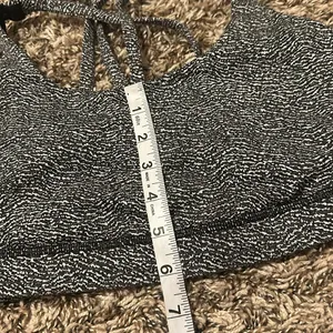 Lululemon Energy Sports Bra Size 8 thumbnail 6