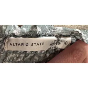 Altard State Kelley Green And White Floral Shorts Romper Size Large thumbnail 7