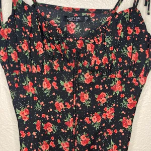 NWT Nasty Gal Bright Floral Ruched Bust Tie Shoulder Mini Dress Size 6 thumbnail 3