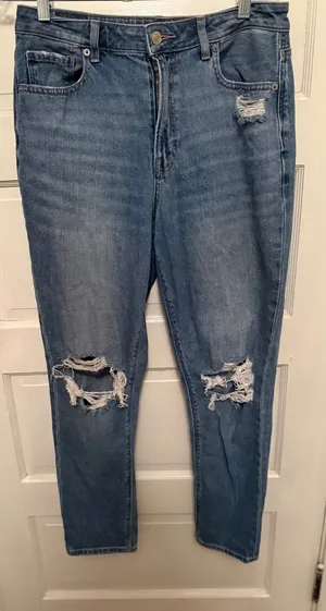 American Eagle Outfitters Womens Size 8 Jeans Ripped Medium Wash Comfort Stretch thumbnail 1