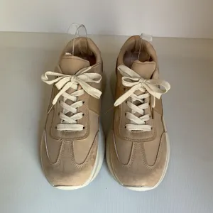 Madden Girl Chunky Platform Sneakers Beige Neutral Colorblock Casual Shoes Sz 10 thumbnail 8